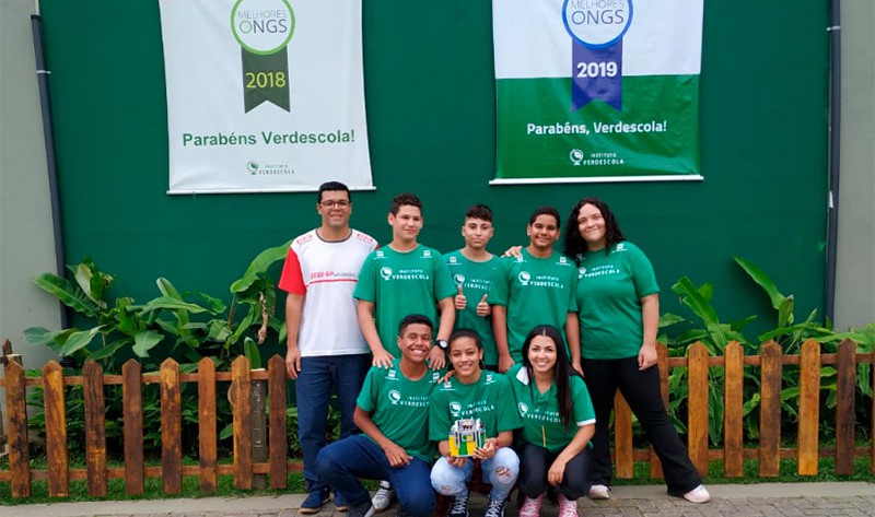 Educação ambiental e tecnologia em benefício da comunidade - Alunos de Robótica do Instituto Verdescola participam da FIRST Lego Legue